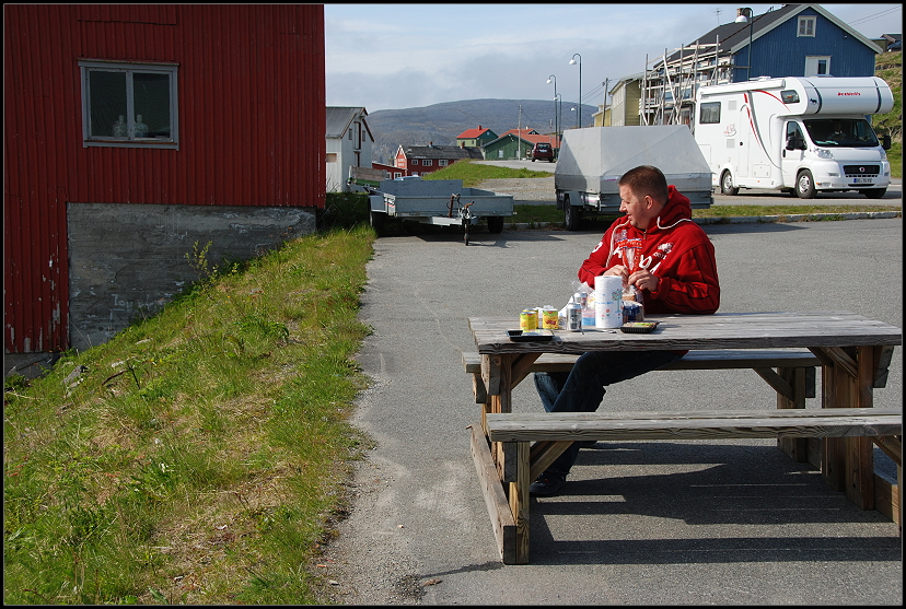 Picknick am Hafen von Mehamn